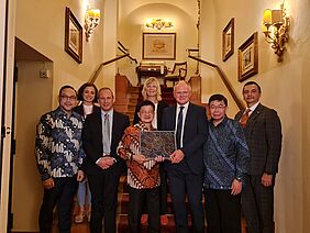 Group photo at the presentation of the LutherRose for Social Responsibility and EntrepreneurCourage 2020 with the award winner Tandean Rustandy, the board member of the International Martin Luther Foundation (IMLS) Prof. Dr. Herman J. Selderhuis and a delegation from Indonesia in honor of Rustandy