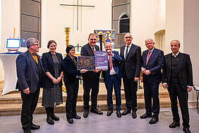 (v.l.n.r.) Landesbischof Friedrich Kramer, IMLS-Geschäftsführerin Julia Braband, Thüringens Ministerpräsidentin a.D. und stellv. Vorstandsvorsitzende Christine Lieberknecht, Preisträger Karl-Dietmar Plentz, IMLS-Vorstandsvorsitzender Dr. Ulrich Born, Brandenburgs Ministerpräsident Dietmar Woidke, Hessens Ministerpräsident a.D. Roland Koch, Landesbischof Dr. Christian Stäblein (EKBO)