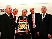 The awardee of the LutherRose 2010, Gabriela Grillo (centre), with Dr. Thomas A. Seidel (left), Prof. Dr. Dr. h.c. Friedrich Willhelm Graf, Dr. Michael J. Inacker and Dr .Karl-Peter Schackmann-Fallis (right). 